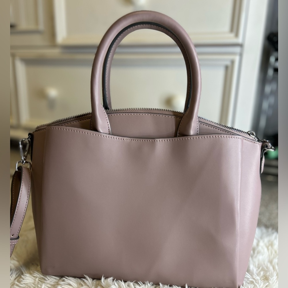 Light purple shoulder bag